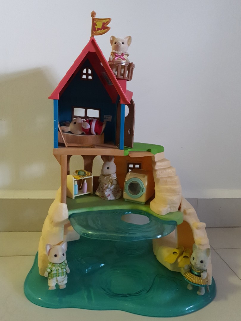Sylvanian families beach house clearance