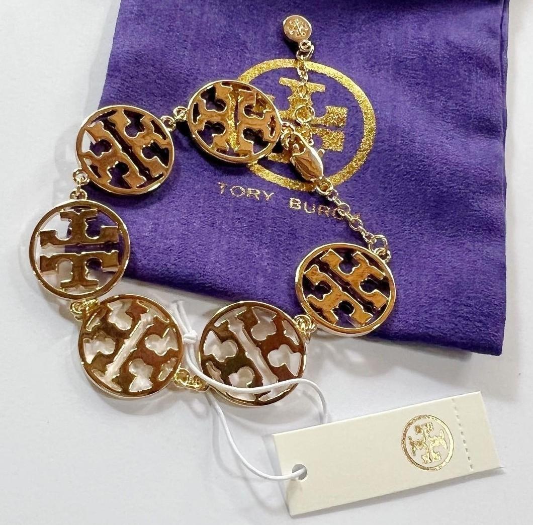 Tory Burch Logo Bracelet Gold, Women's Fashion, Jewelry & Organizers,  Bracelets on Carousell