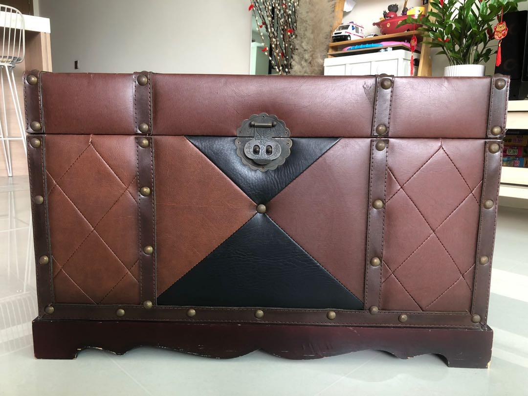 Vintage chest box, Furniture & Home Living, Furniture, Other Home Furniture on Carousell