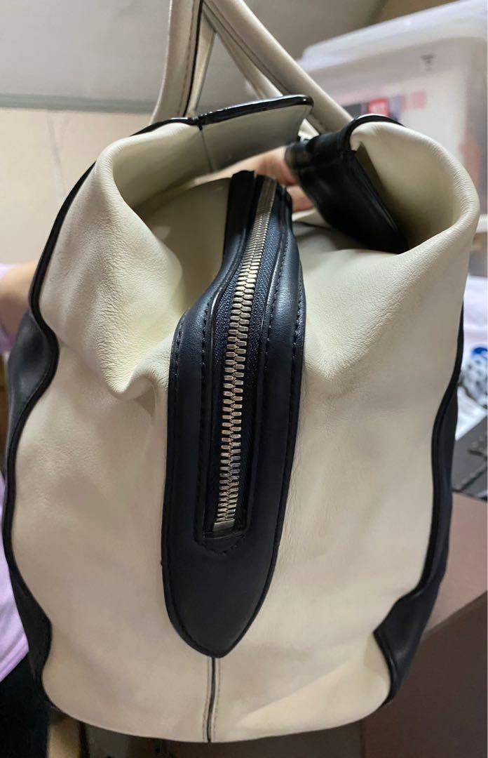 Authentic LV Suship Neo Speedy Handbag (Category: Luxury Bags & Wallets) located in Manila. Submitted by tinseyra (Listing ID 1135224676, Image 3). Description: Guaranteed authentic Comes with box , dustbag and paper bag NO LOW BALLING.
