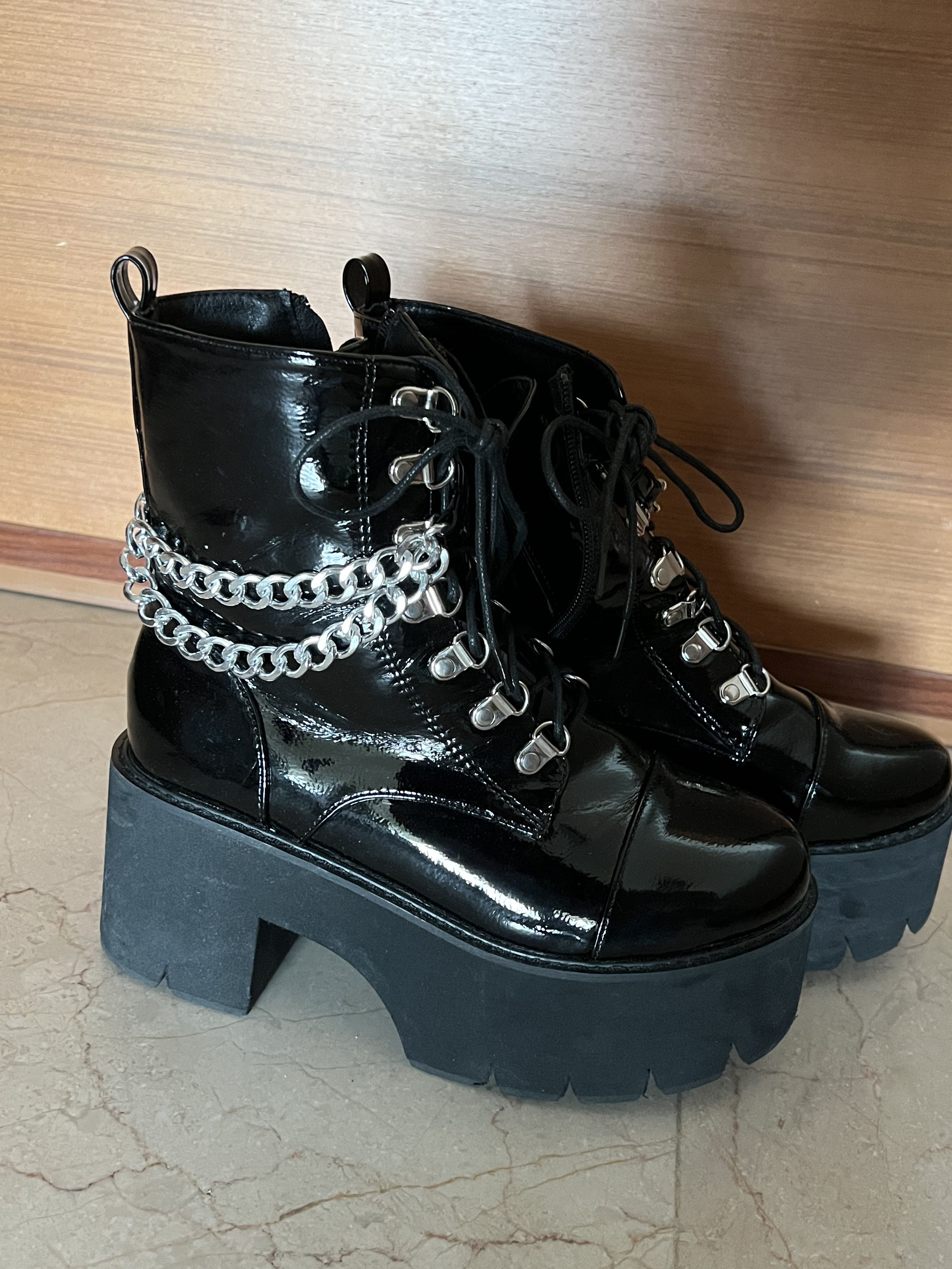 Black gothic platform boots with chain - SHEIN, Women's Fashion ...