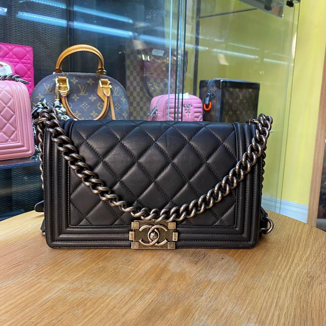 Chanel old medium boy store bag price
