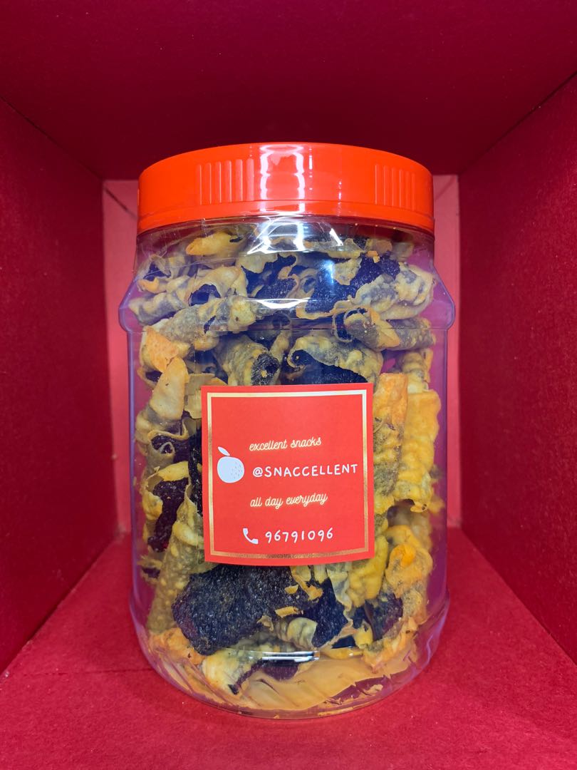 CNY Snacks Seaweed Crisps (Spicy), Food & Drinks, Packaged & Instant