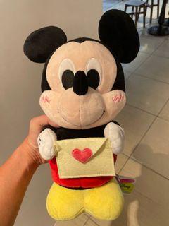 CPCM - Mickey Mouse holding envelope plush toy