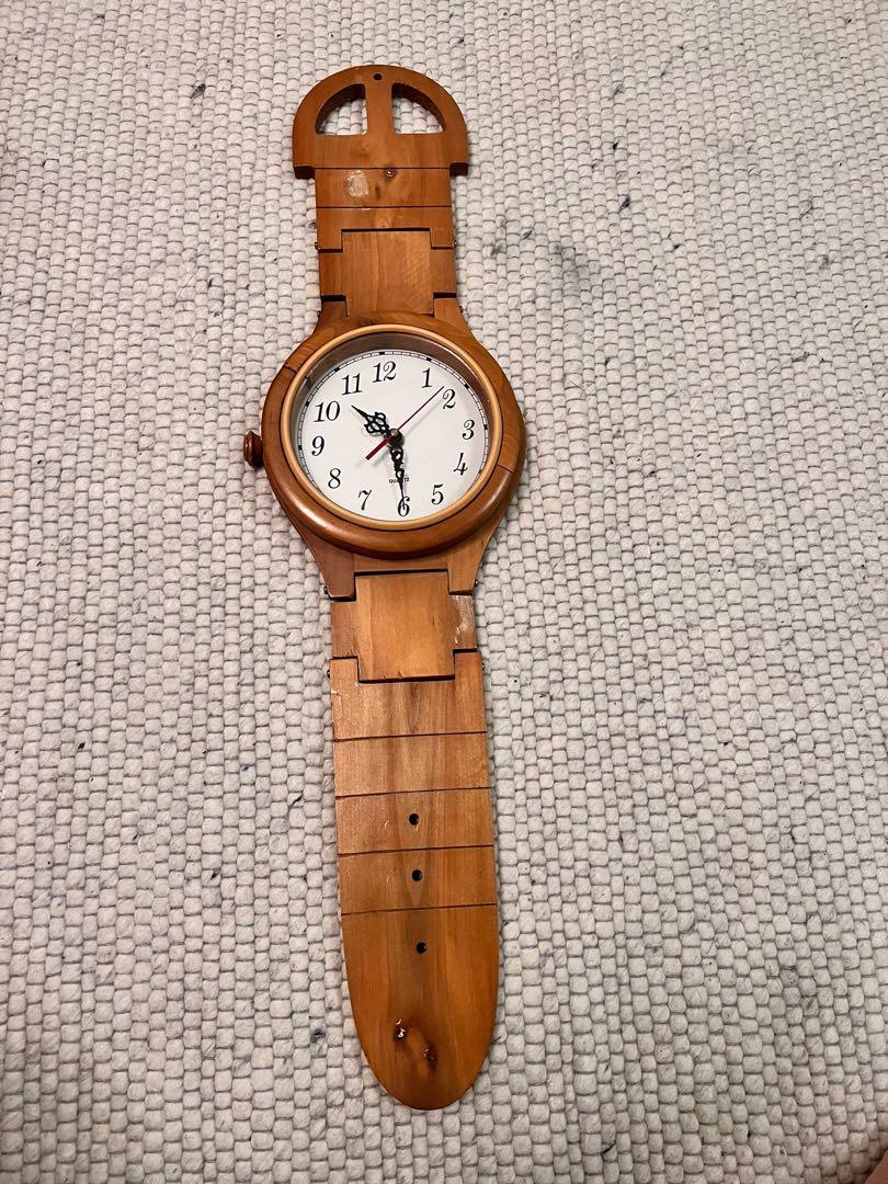 Giant wrist store watch
