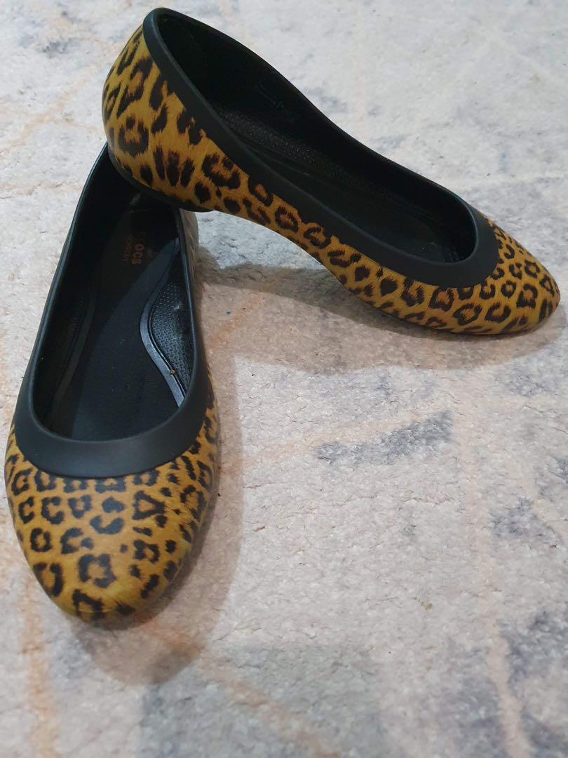 crocs jelly flats