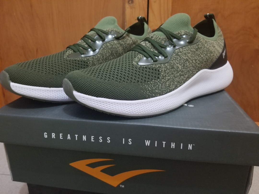 everlast walking shoes