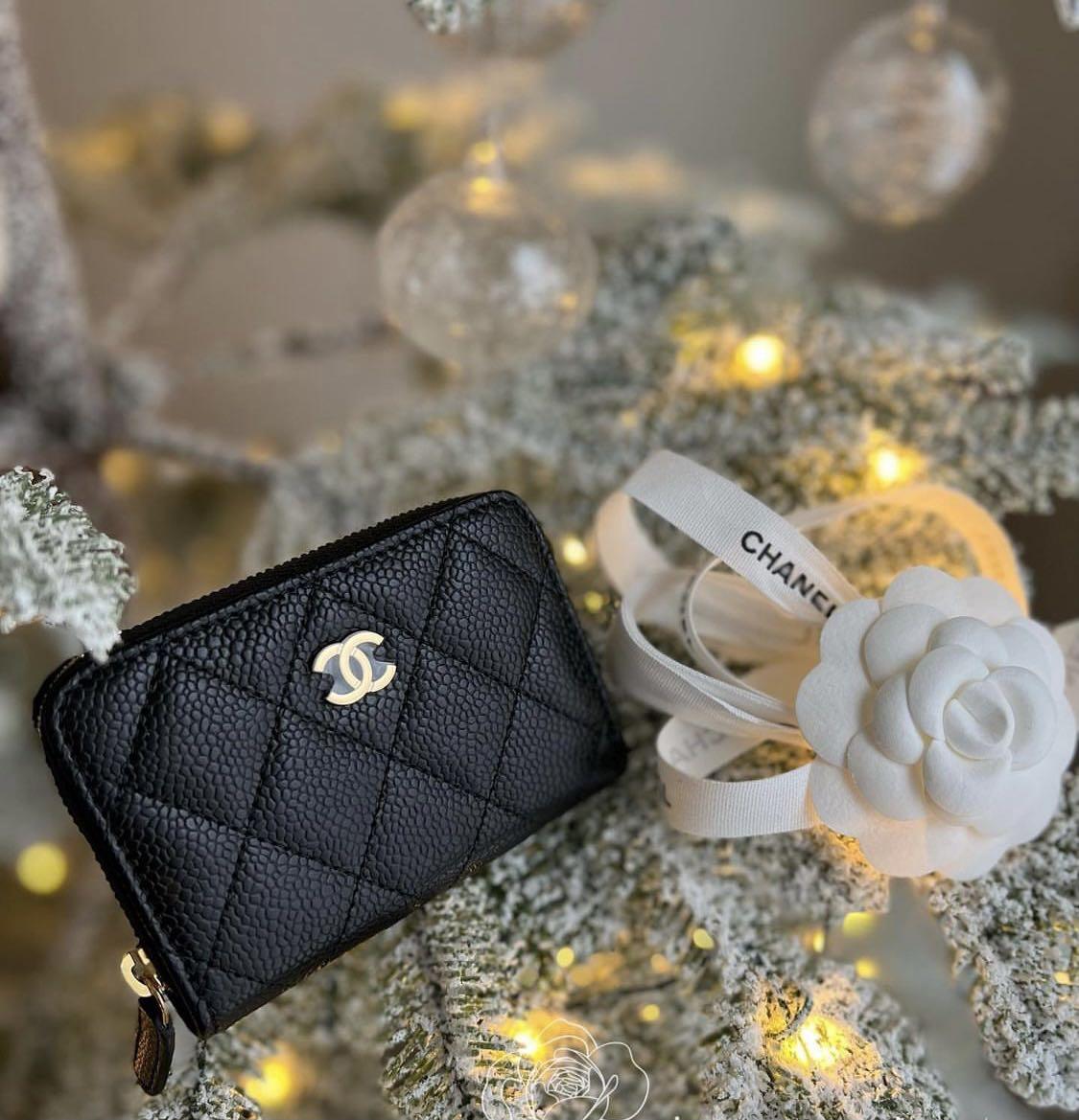 V-Day🎁[Full Set] Chanel Zippy Card holder (not 22C/ 22P), Luxury,  Accessories on Carousell