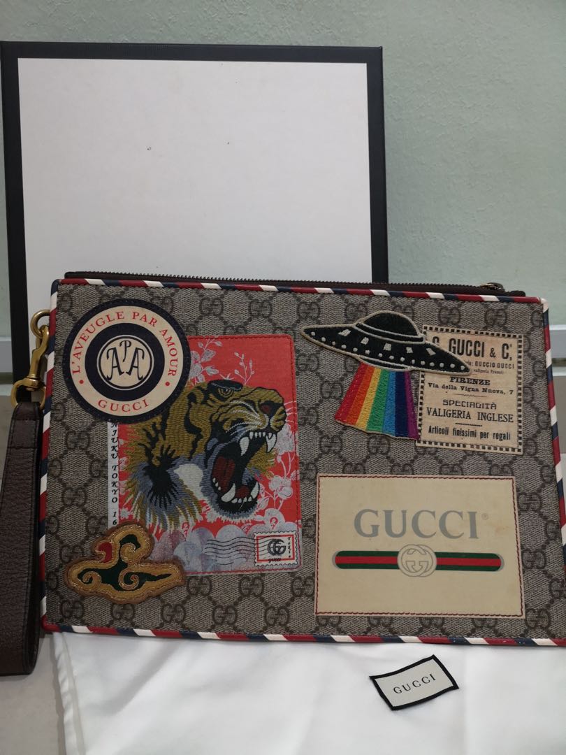 Gucci Courrier Gg Supreme Passport Case