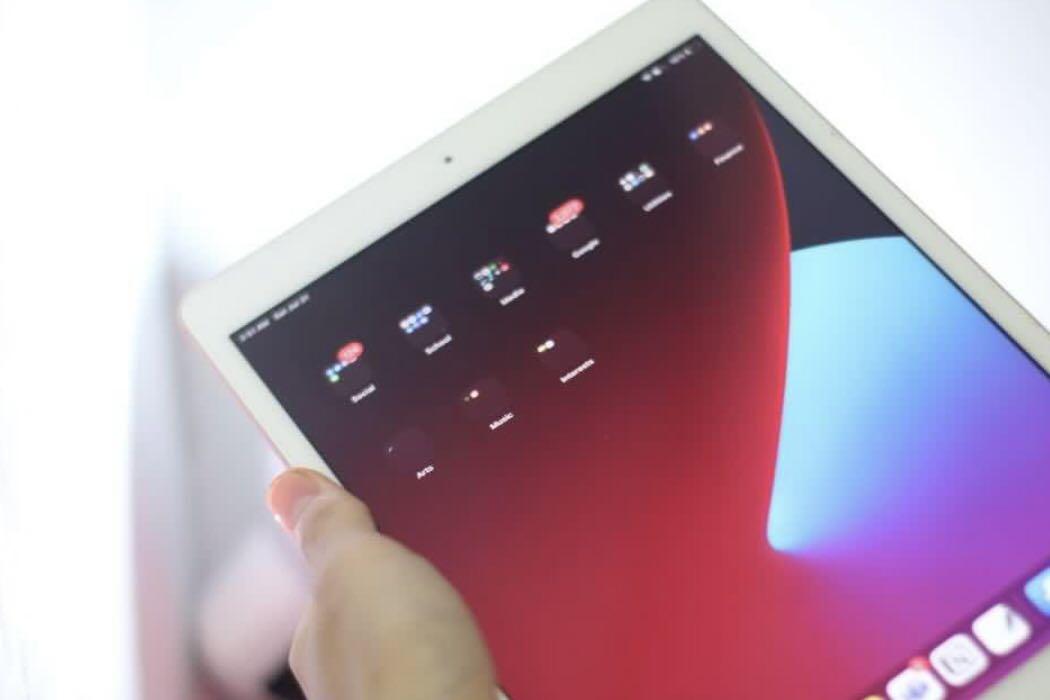 iPad 7th + Apple Pencil 1st Gen (Category: iPad) located in Las Pinas. Submitted by karlfcon (Listing ID 1134458955, Image 2). Description: FOR SALE: iPad 7th 32GB 10.2 WiFi Rose Gold with Apple Pencil -Date of Purchase: July 11, 2020. Kakatapos lang ng 1 year warranty but it is doing perfectly fine -No Repair History -Reset all you can -Bagong Bago pa (Rarely Used, only for academic purposes) -With Original Box and Charging Brick, same goes for 