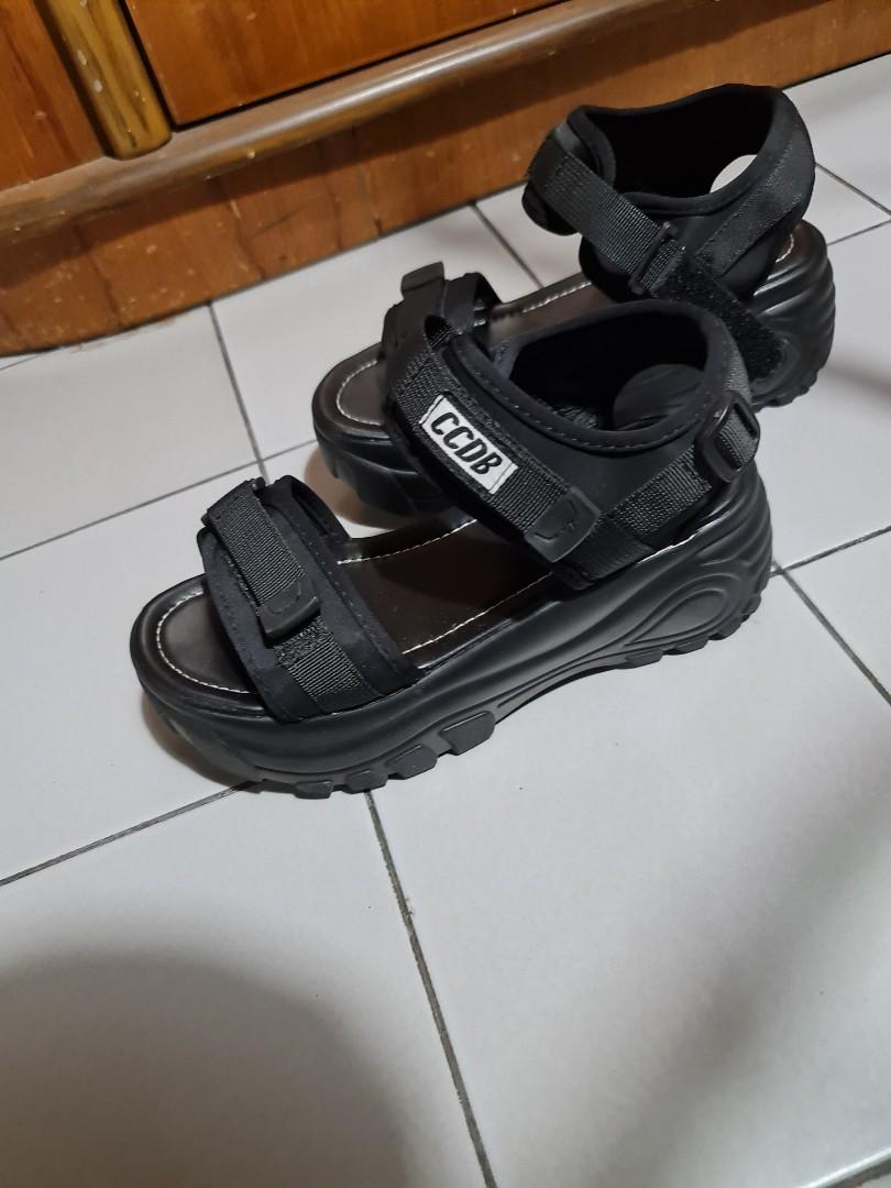 buffalo sandals platform