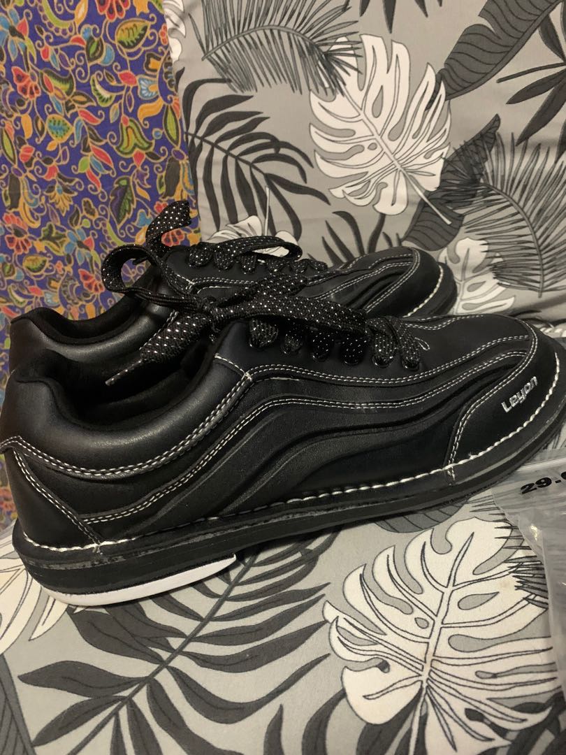 Leyon bowling shoes