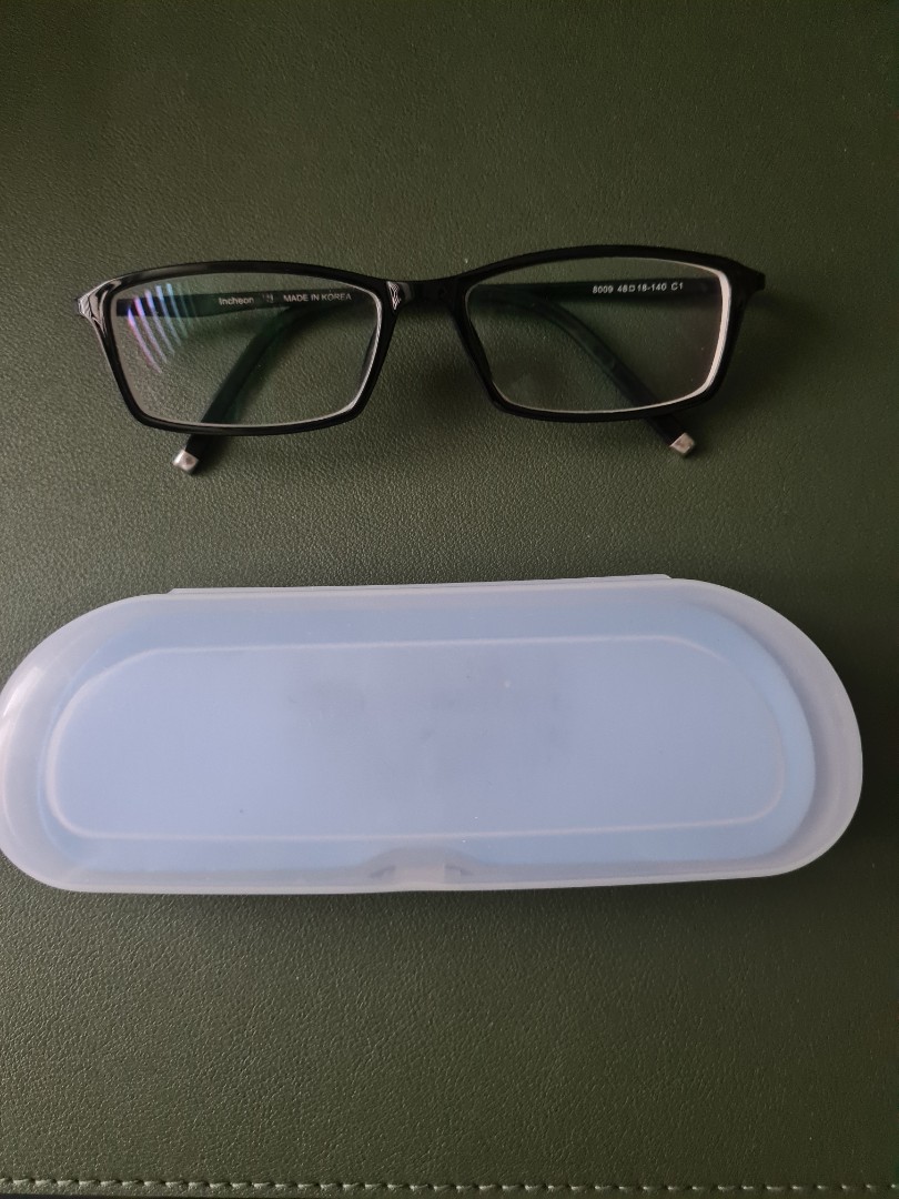 Made in Korean Spectacle Frame Black, Men's Fashion, Watches
