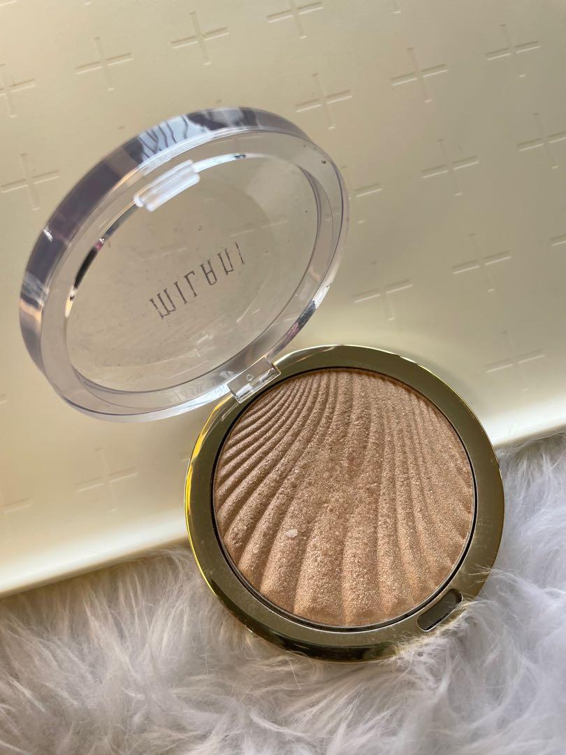 Milani strobelight instant glow powder swatches