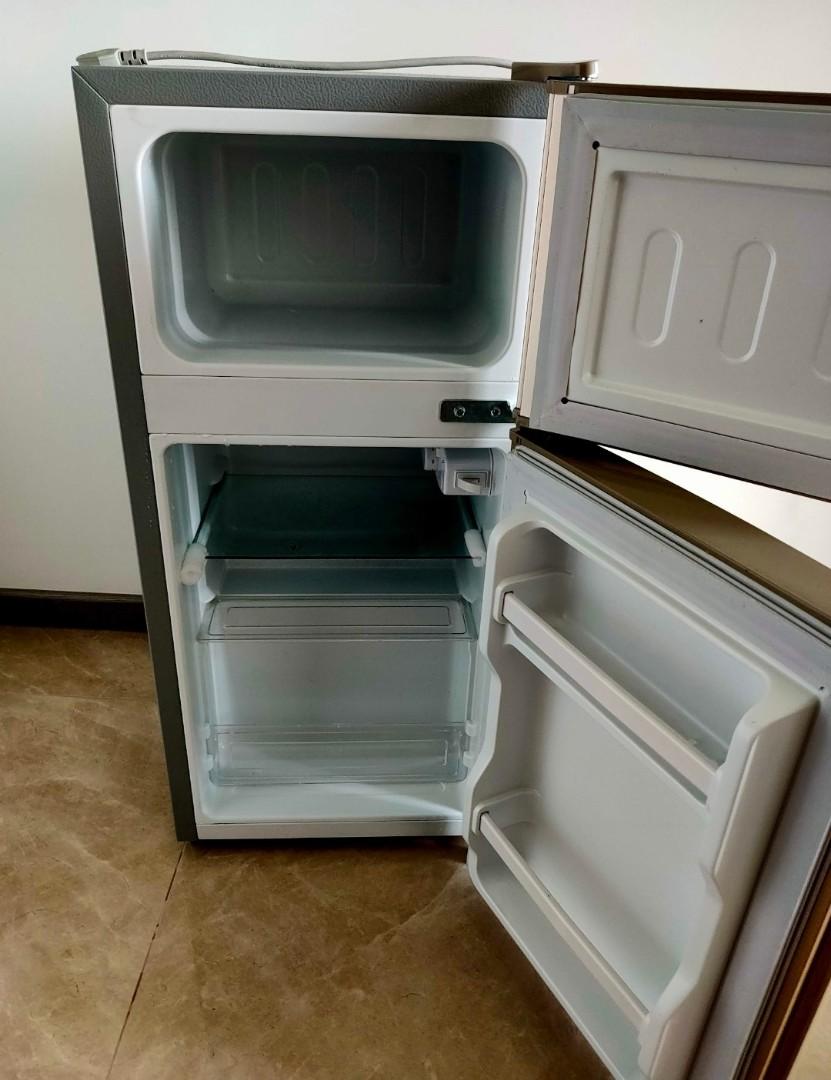 haier mini fridge model hsb03