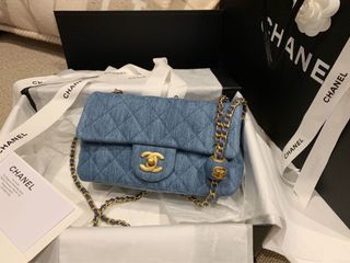 (Category: ) located in . Submitted by rabbitleboutique (Listing ID 1135213872, Image 1). Description: .