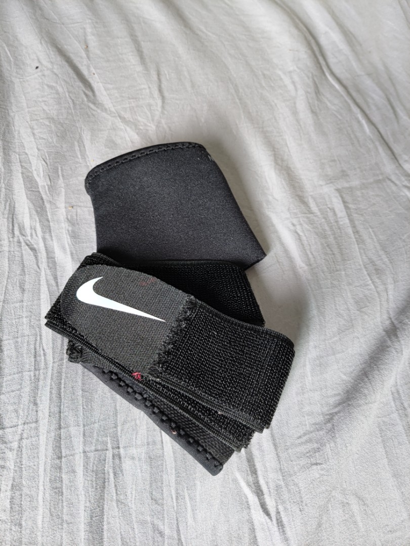 Nike ankle guard, Sports Equipment 