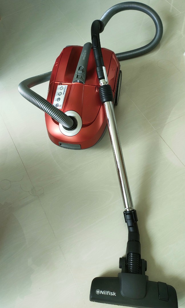 Nilfisk Bravo Vacuum Cleaner, TV & Home Appliances, Vacuum Cleaner