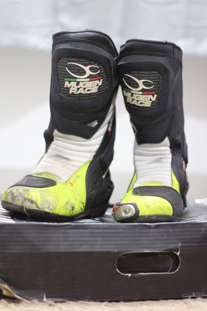 Racing boot Mugen Sphantom size 42