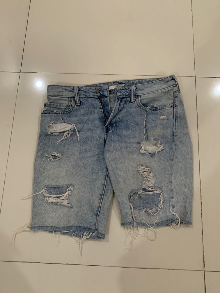 Ripped Jeans Abercrombie and Fitch 