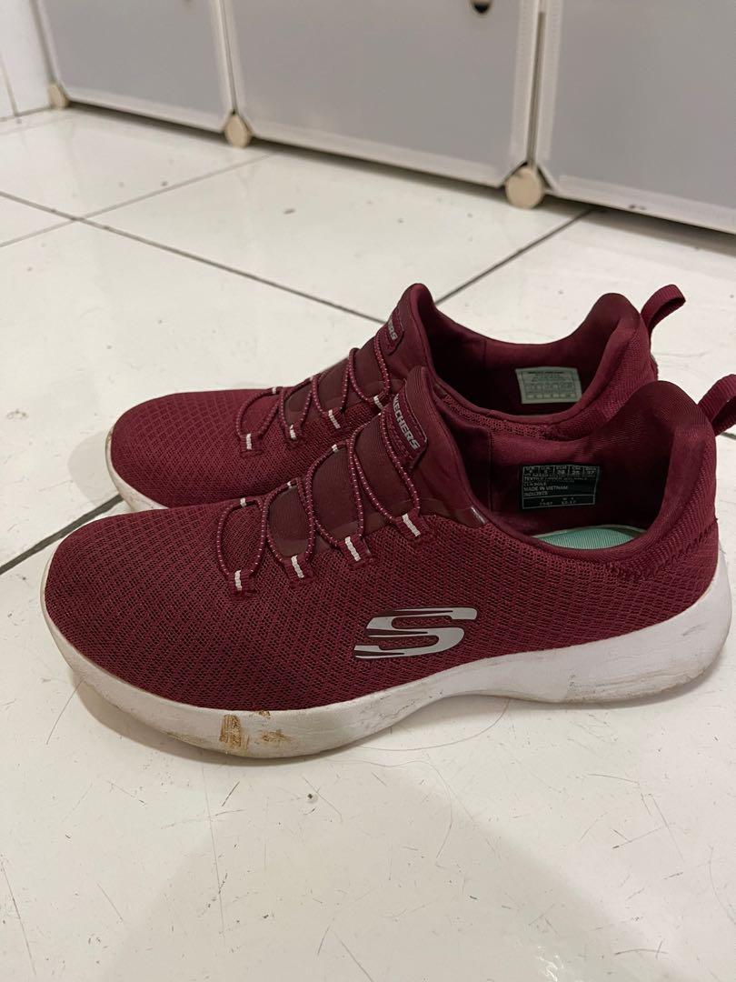 skechers maroon