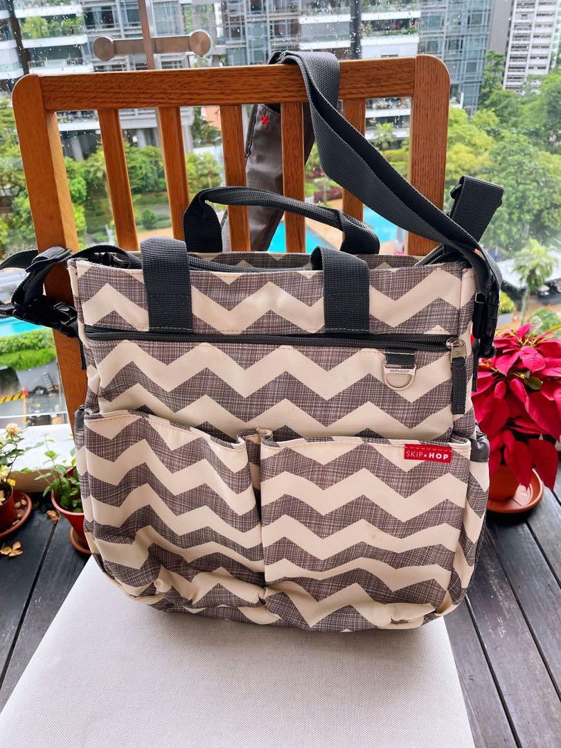 Skiphop diaper bag chevron like new