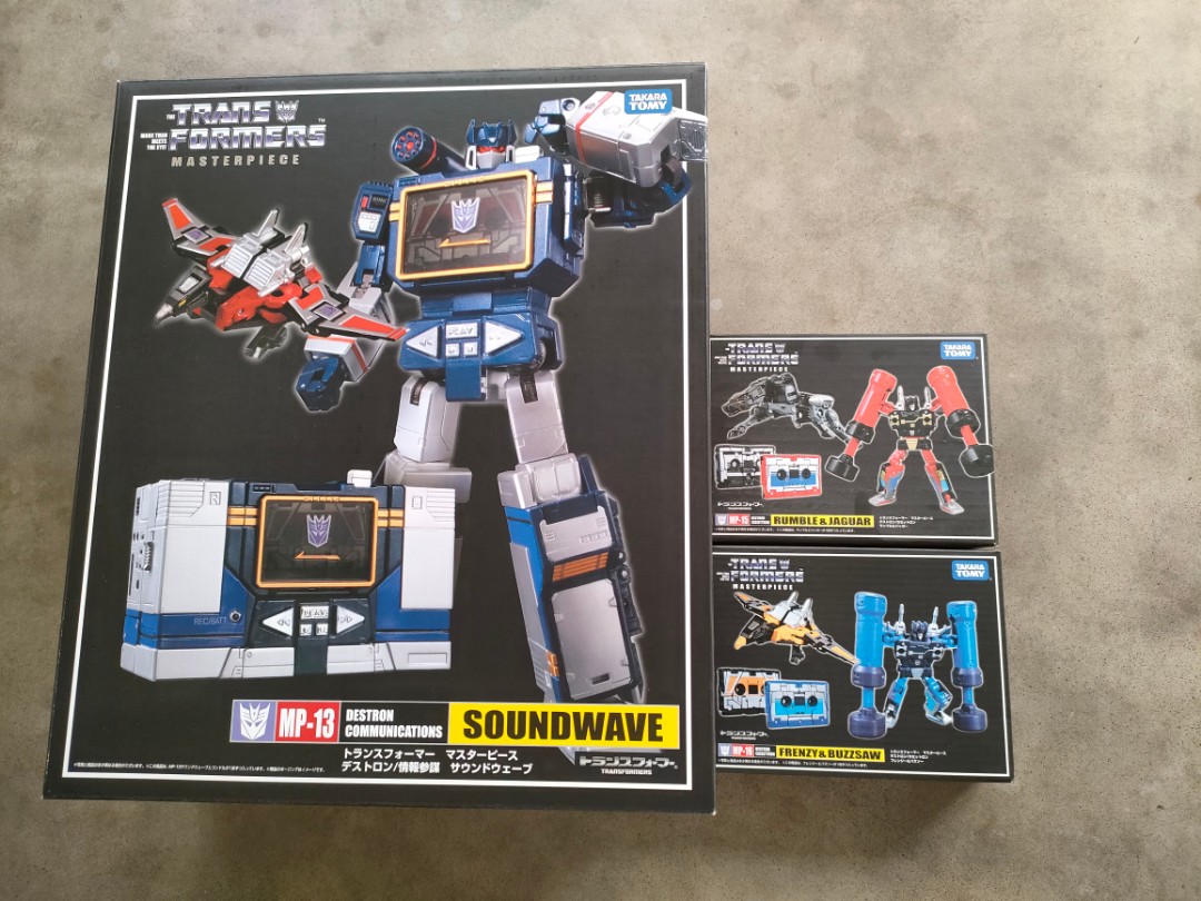 Takara Tomy Transformers Masterpiece Soundwave & Cassettes ( Rumble ...