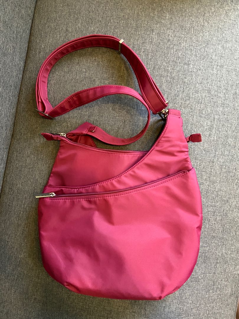 Travelon drape 2025 front shoulder bag
