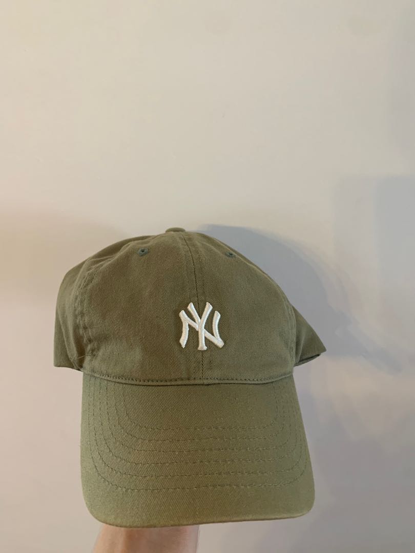 Various Hats (Adidas, Hurley & New York Yankees), Men's Fashion