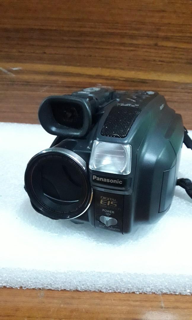 Video cam (Category: Video Cameras) located in Caloocan City. Submitted by great_2003 (Listing ID 1135166390, Image 3). Description: as is only batery ayaw mag charge maayos pa yan itsura ng unit wysiwyg as is only.