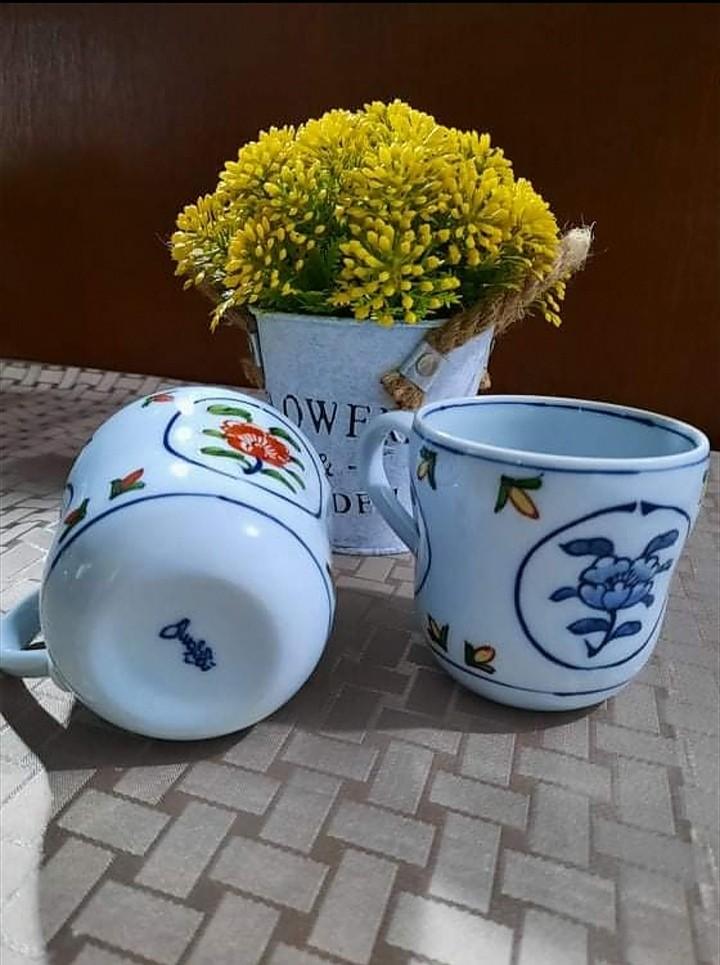 Vintage Mugs (Category: Coffee & Tea Tableware) located in Quezon City. Submitted by MahjasHomeCollections (Listing ID 1135205274, Image 1). Description: Pair 3 x 3.5" MoP: GCash.