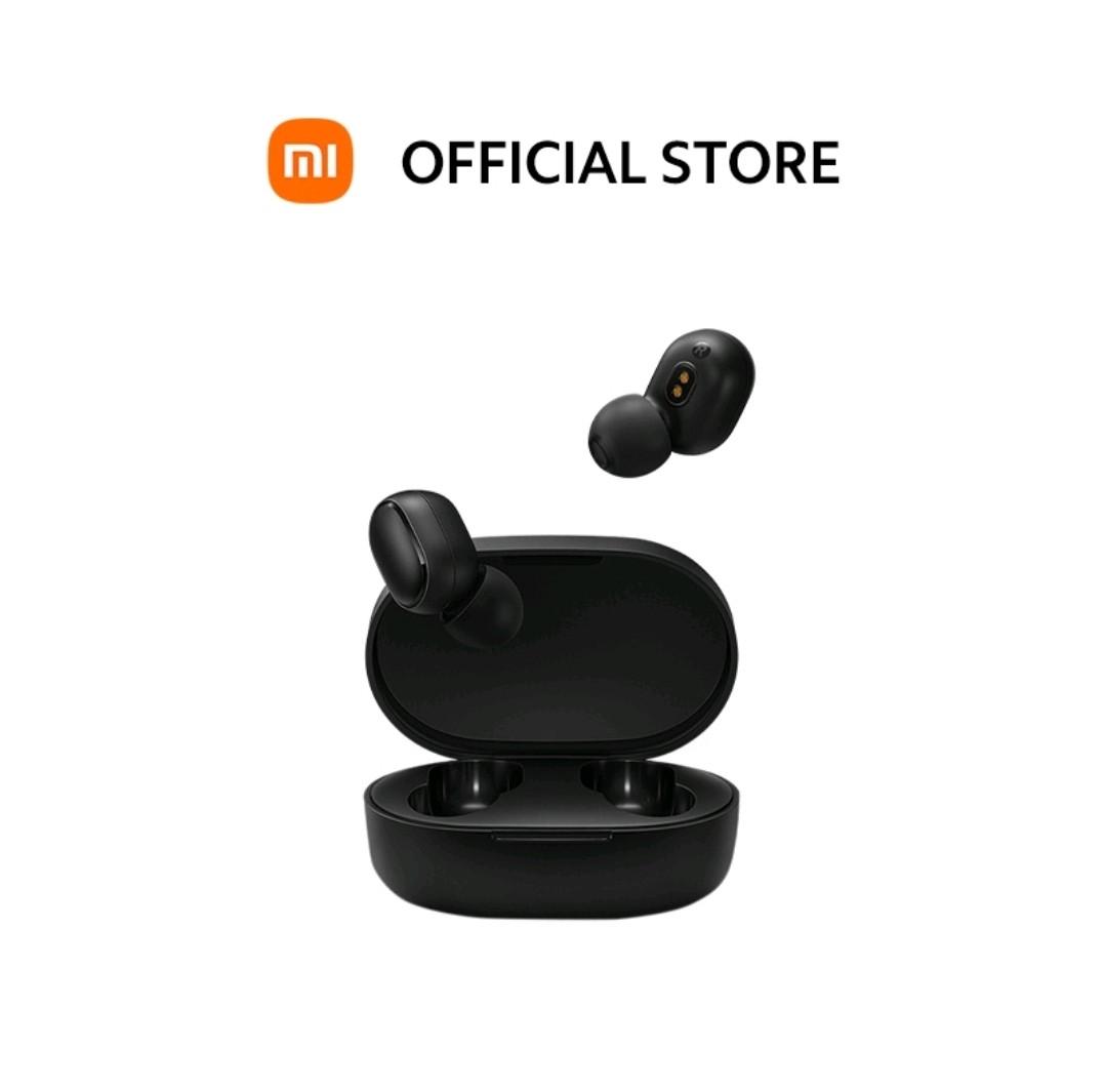 Xiaomi Mi True Wireless Earbuds Basic 2 (Category: Earphones) located in Quezon City. Submitted by esentials_shop.ph (Listing ID 1135186747, Image 1). Description: This is an Original Mi Wireless Earbuds Brand New and Sealed Has a Sticker of Authenticity at the bottom of the box The quality is way better than those class A imitation so don't compare the price to them Original Price is 1,299 you can research it.