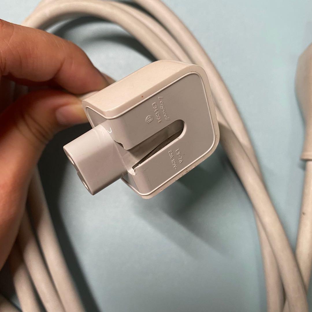 AC Power Cord Magsafe 2 (Macbook Air) (Category: Cables & Adaptors) located in Pasay City. Submitted by tita.finds (Listing ID 1140712835, Image 2). Description: AC Power Cord for 45W Magsafe 2 from my old charger Slightly Negotiable .