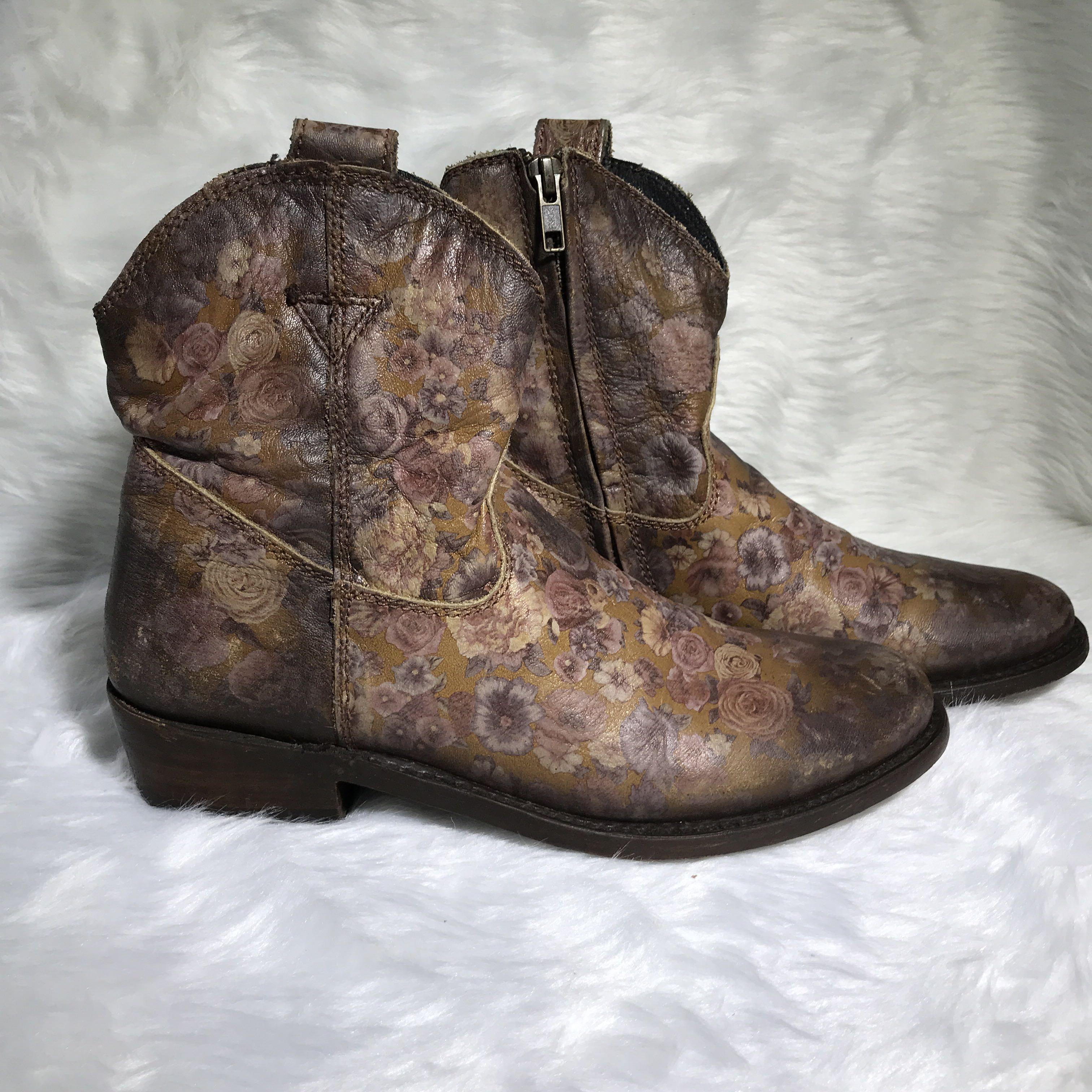 Allen’s Ankle Cowboy Boots (Category: Boots) located in Manila. Submitted by cookie.cutter (Listing ID 1140700637, Image 3). Description: •Original & Authentic •Pre-loved •Block heel (1.5”) • Comes with box & tag • Model: LB-711375ROSA MINI ROSA • Size: 8 • Real and genuine Leather.