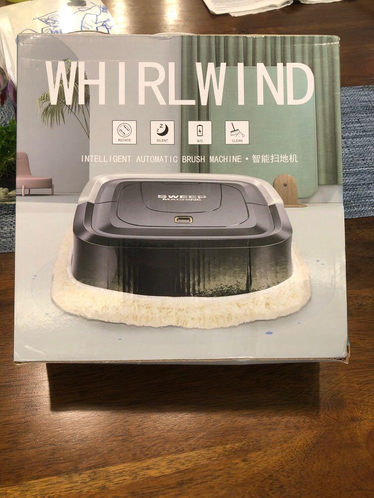 Automatic Brush Machine (Category: Vacuum Cleaner & Housekeeping) located in Singapore. Submitted by melissatan511 (Listing ID 1140784208, Image 1). Description: .