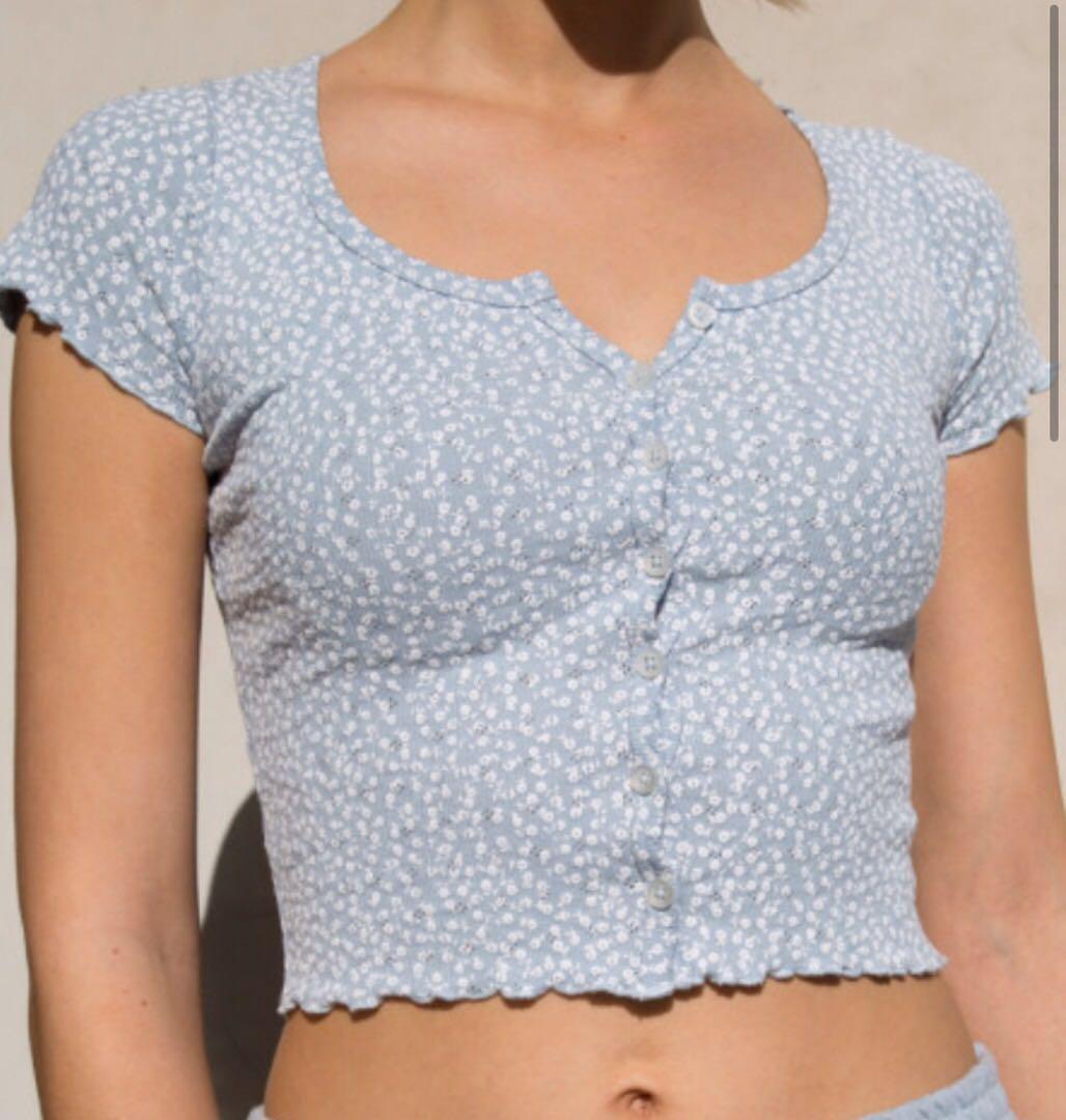 Brandy melville floral zelly top, Women's Fashion, Tops, Shirts on Carousell