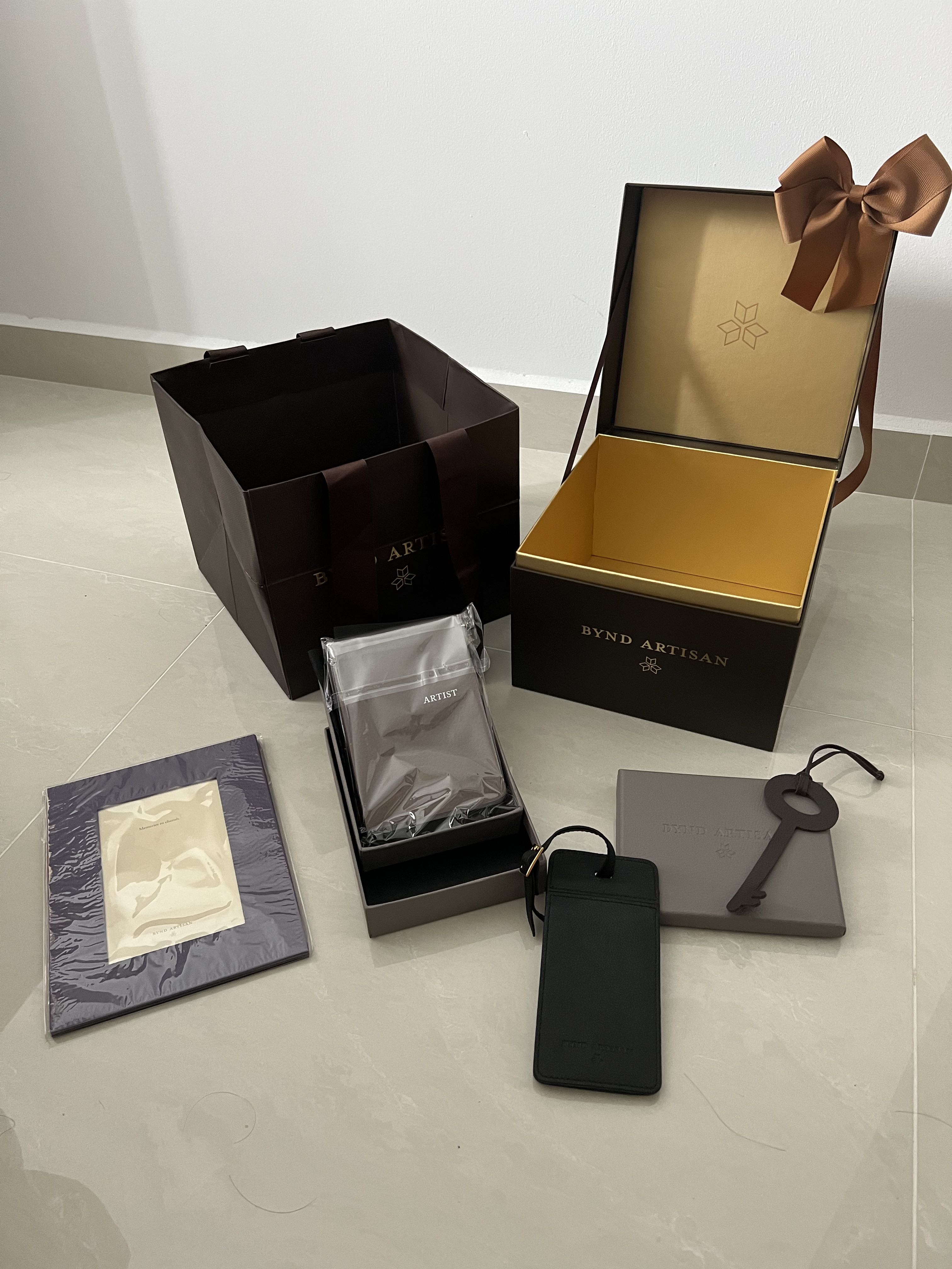 Bynd Artisan gift set, Men's Fashion, Watches & Accessories, Accessory ...