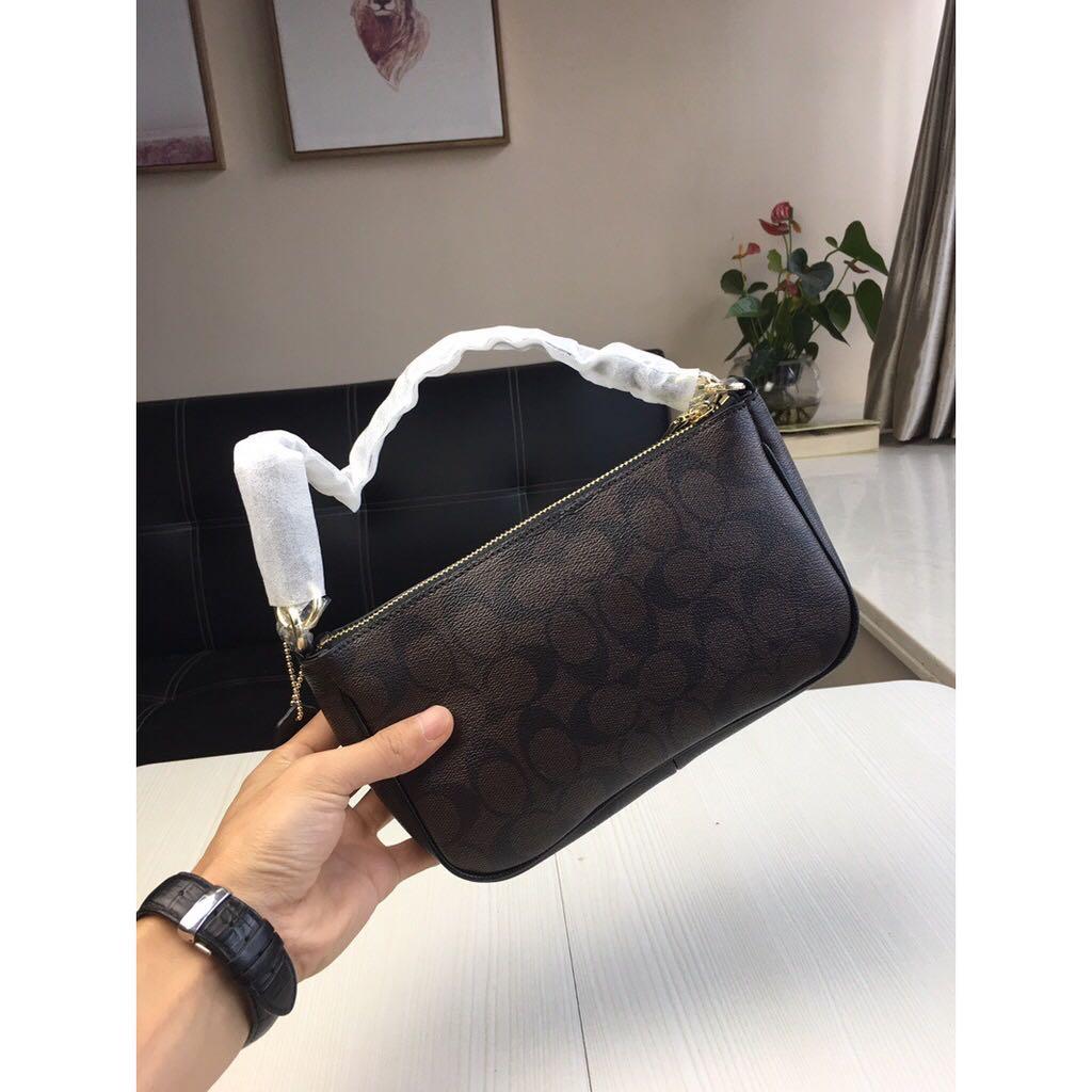 Coach sig top handle sale pouch