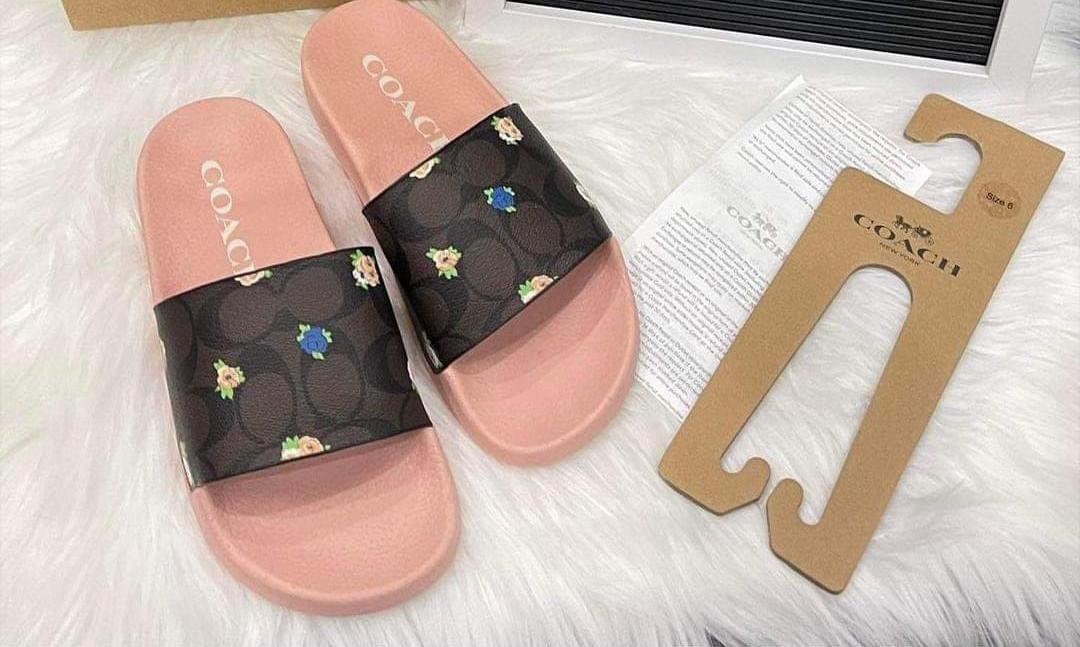 Coach Slides, Women's Fashion, Footwear, Flats & Sandals on Carousell