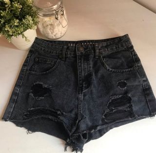(Category: ) located in . Submitted by valxn (Listing ID 1140806254, Image 1). Description: .