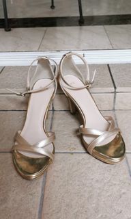 (Category: ) located in . Submitted by ysl0618 (Listing ID 1140729912, Image 1). Description: .