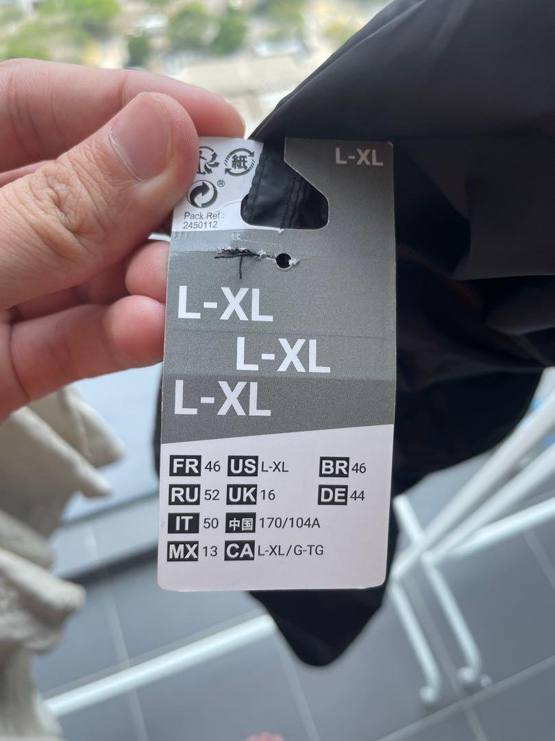 Jacket (Category: Coats, Jackets and Outerwear) located in Kuala Lumpur. Submitted by justathings_ (Listing ID 1140690519, Image 3). Description: .