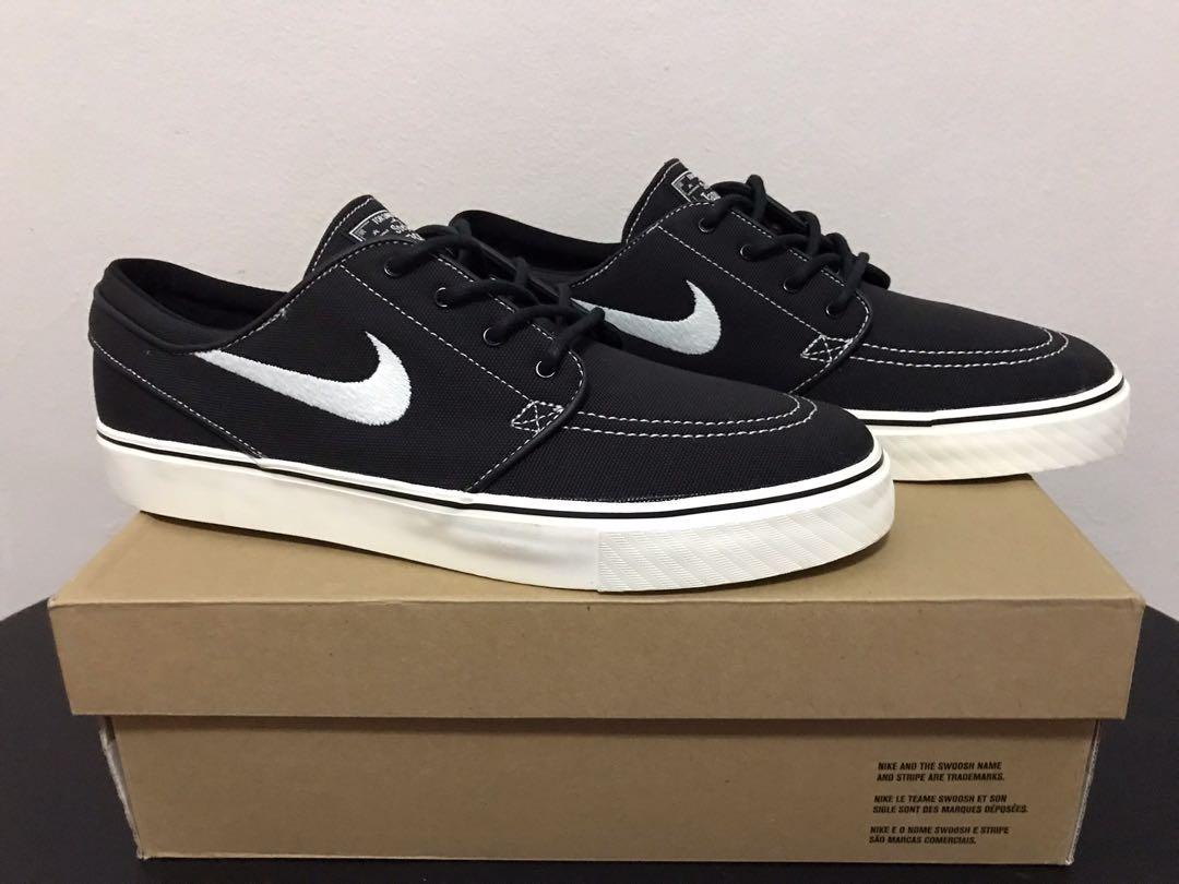 Janoski black white sail top