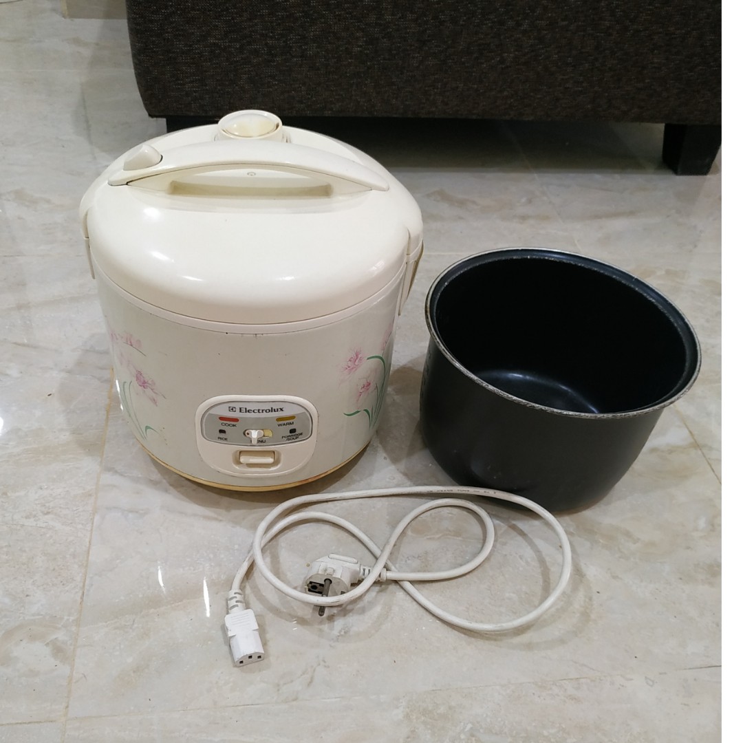 Jual rice cooker electrolux 1,8 L bekas pakai, Kitchen & Appliances di