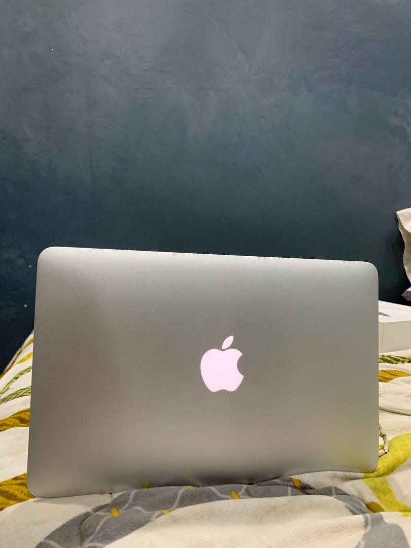 RUSH! Macbook Air Mid 2012 (Category: Laptops & Notebooks) located in Quezon City. Submitted by michael.mendoza (Listing ID 1140844610, Image 3). Description: Macbook Air (11 inch, Mid 2012) Processor: 1.7 GHz Dual Core Intel Core i5 Memory: 4GB 1600 MHz DDR3 Graphics: Intel HD Graphics 4000 1536 MB For Technical Specifications: https://support.apple.com/kb/SP650?locale=en_US&viewlocale=en_US Everything Works Fine and I would recommend this for o