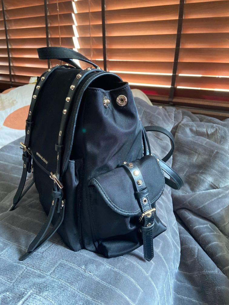 MICHAEL KORS Leila Small Flap Backpack