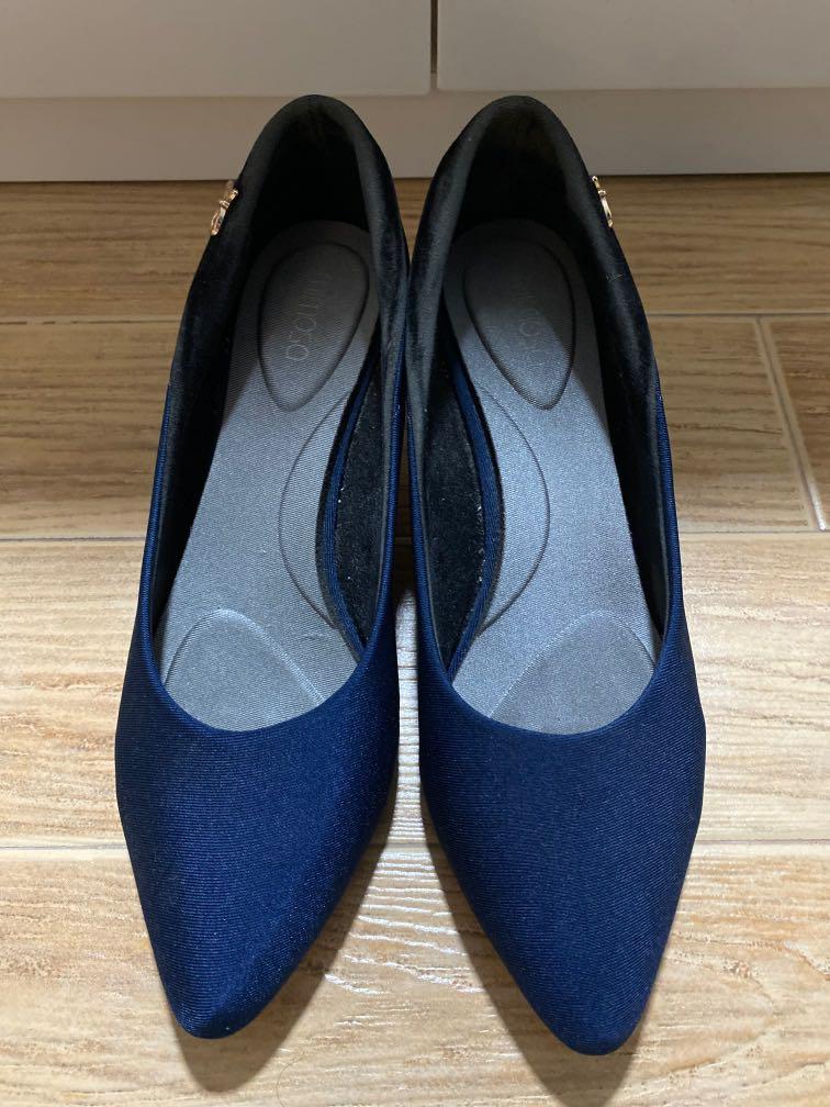 Navy blue heels, Women's Fashion, Footwear, Heels on Carousell