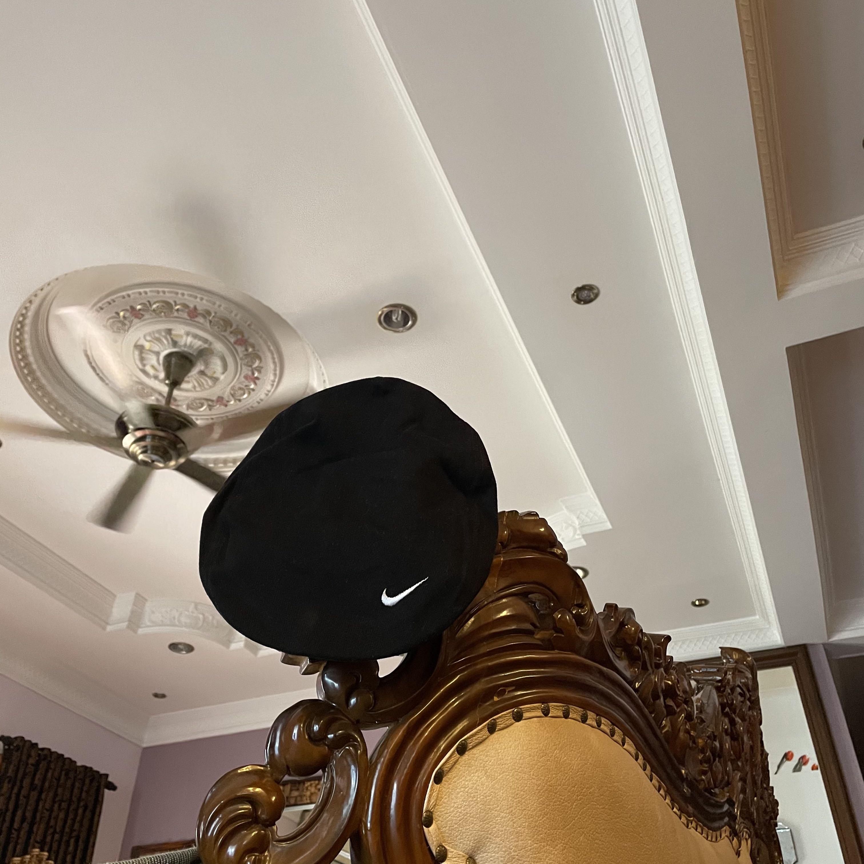 Nike Beret, Men's Fashion, Watches & Accessories, Cap & Hats on Carousell