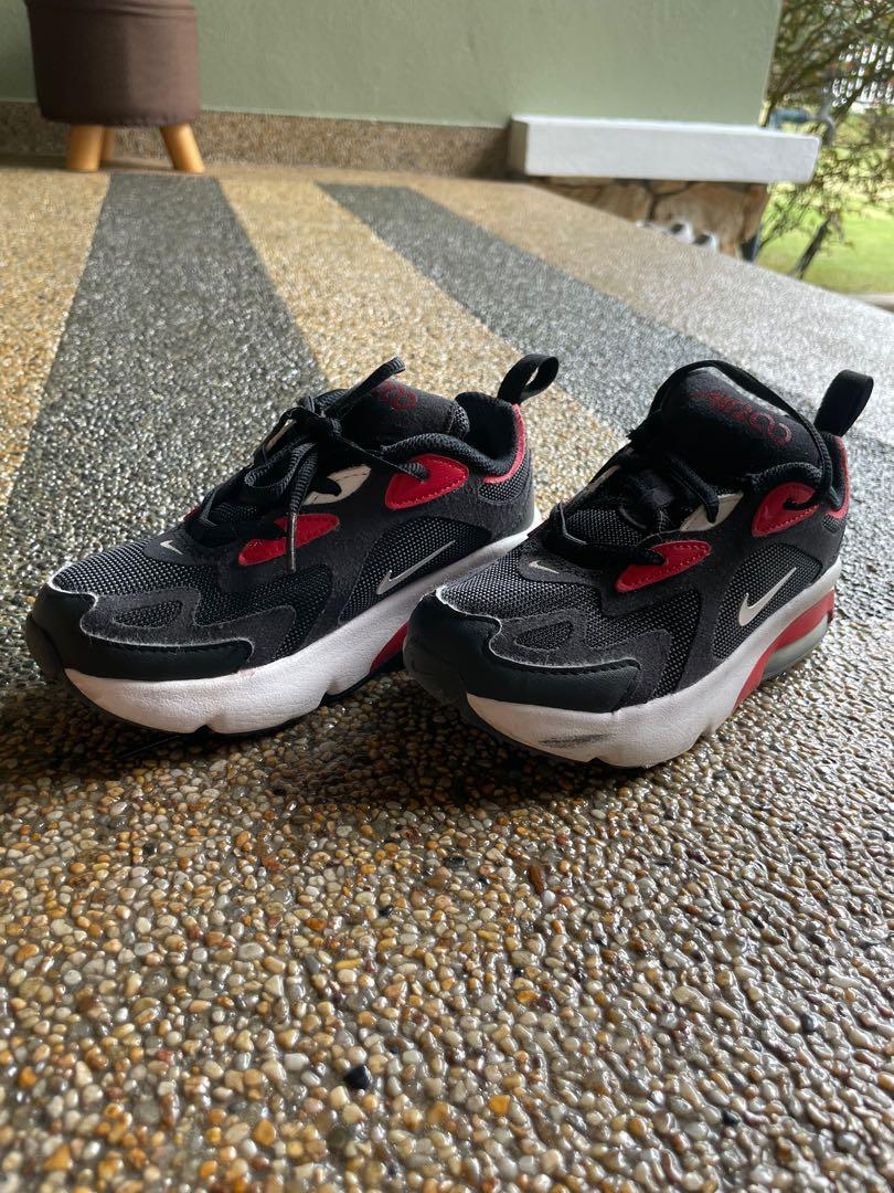 Boys hotsell nike 13c