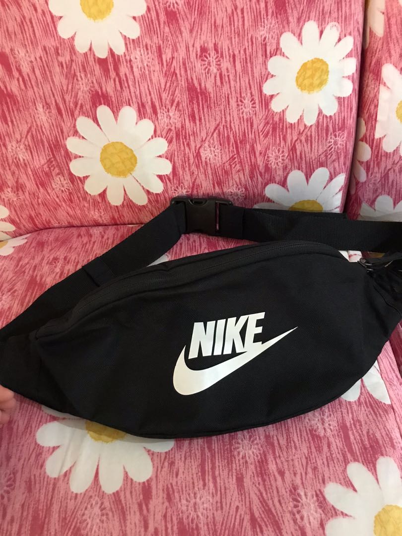 Nike shop chest pack